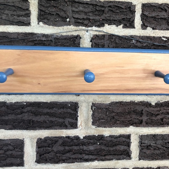 COAT•SCARF&MITTEN HANGER - Picture 2 of 7